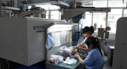 富士康廠花神似奶茶妹妹走紅網(wǎng)絡(luò)，網(wǎng)友直呼 抬頭那一刻，我戀愛了！